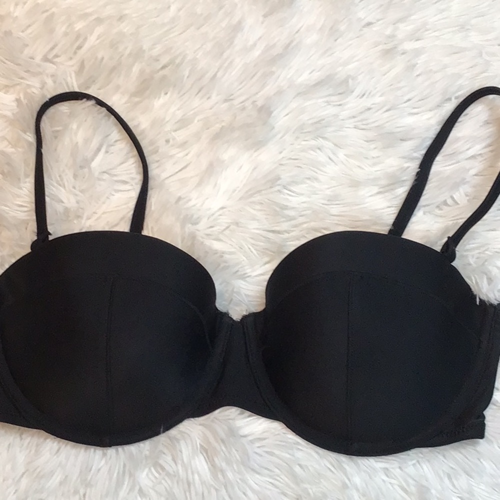 Old Navy bikini top 🌞